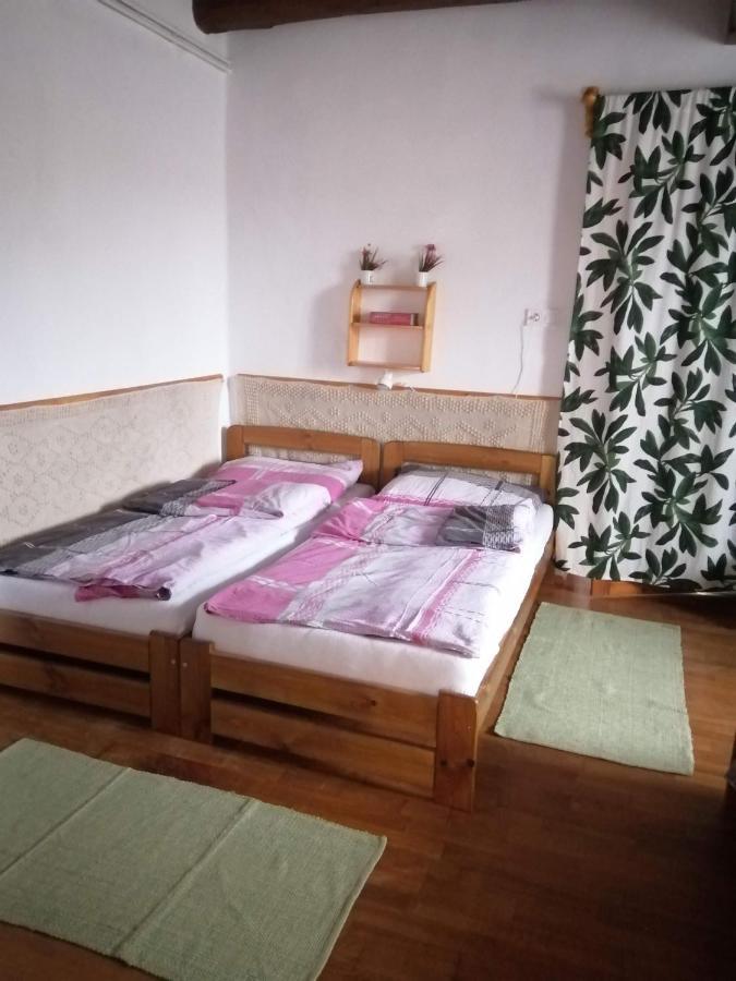 Var-Lak Vendeghaz Fuzer Buitenkant foto